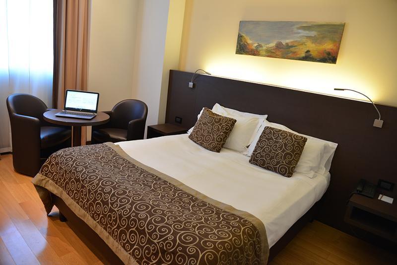 Hotel Diamante Алесандрия Екстериор снимка